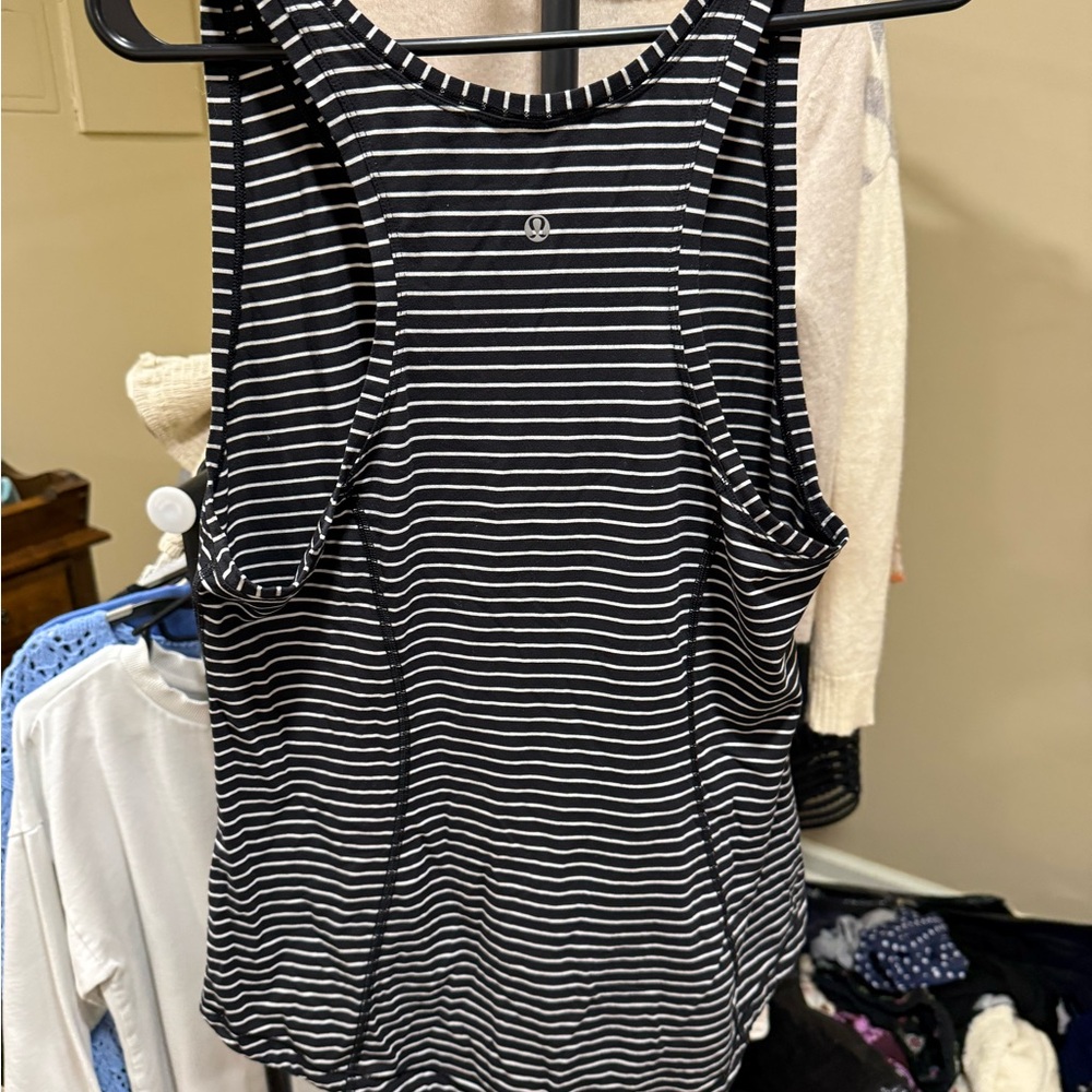 Lululemon Blk&Wht Tank - Picture 2 of 2